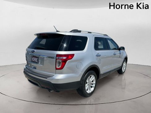 Used 2013 Ford Explorer XLT FWD image 4