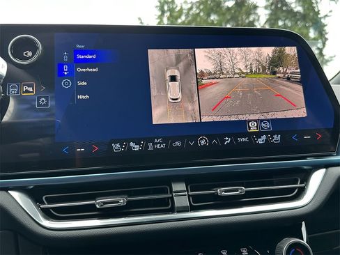 New 2026 Chevrolet Equinox EV LT image 25