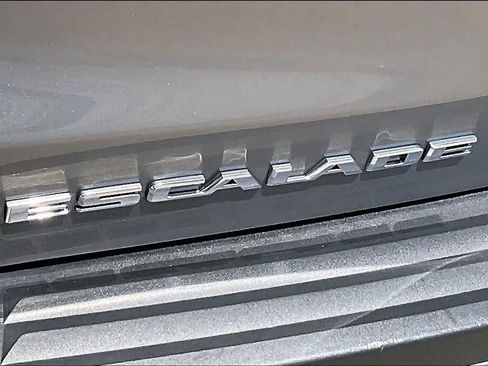 Used 2019 Cadillac Escalade ESV Luxury AWD/4WD image 10