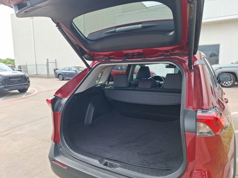 Used 2025 Toyota RAV4 XLE w/ Convenience Package image 36