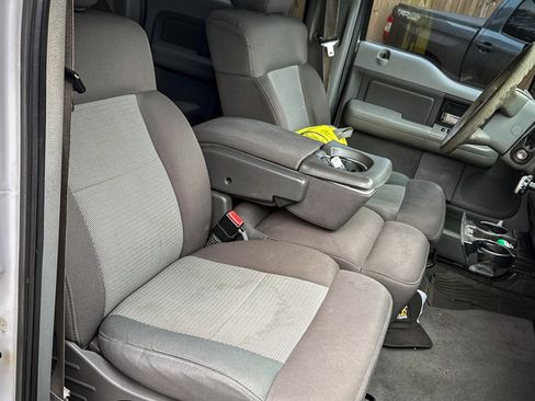 Used 2005 Ford F150 XLT image 23