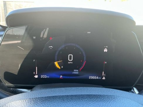 Used 2025 Chevrolet Trax RS w/ Driver Confidence Package FWD image 19