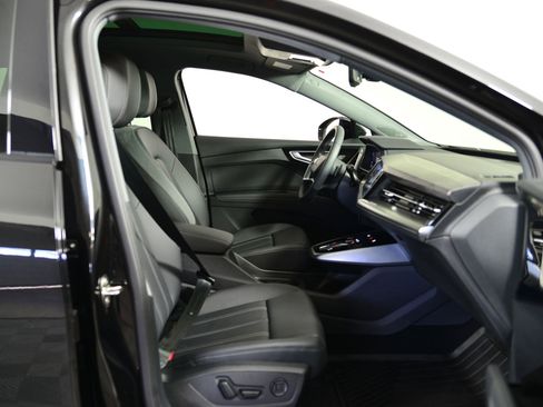 Used 2025 Audi Q4 e-tron Premium Plus w/ Premium Plus image 18