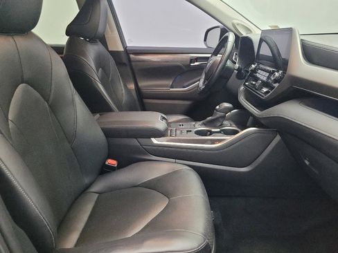 Used 2020 Toyota Highlander Limited image 21