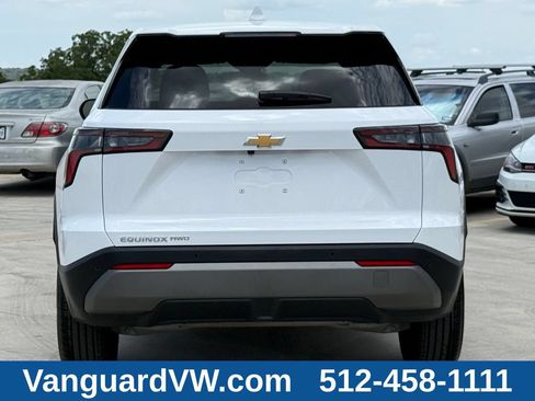 Used 2026 Chevrolet Equinox LT AWD/4WD image 7