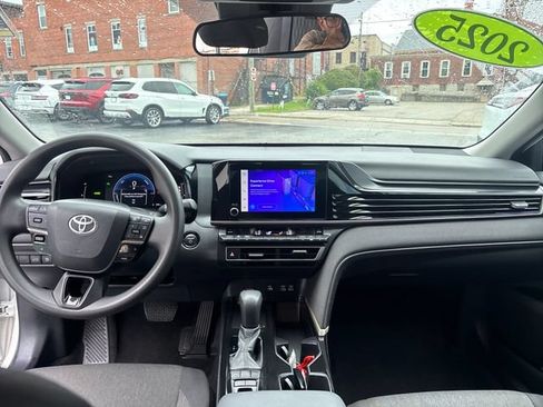 Used 2025 Toyota Camry LE FWD image 12