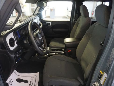 Used 2024 Jeep Wrangler Unlimited AWD/4WD image 18
