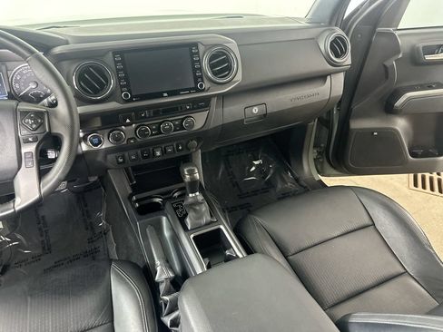 Used 2023 Toyota Tacoma TRD Off-Road w/ TRD Premium Off Road Package AWD/4WD image 19