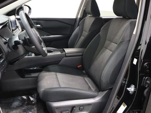 Used 2024 Nissan Rogue SV FWD image 10