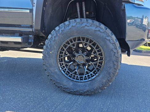 Used 2019 Chevrolet Silverado 2500 High Country AWD/4WD image 9