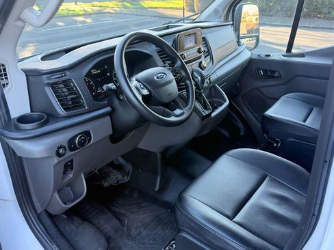 Used 2023 Ford Transit 250 Medium Roof image 12