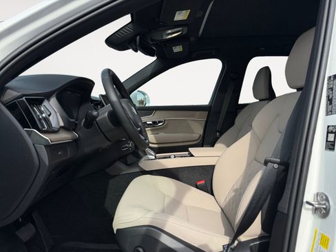 New 2026 Volvo XC90 B5 Plus image 9