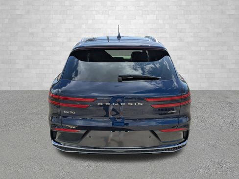 New 2026 Genesis GV70 2.5T Advanced image 3