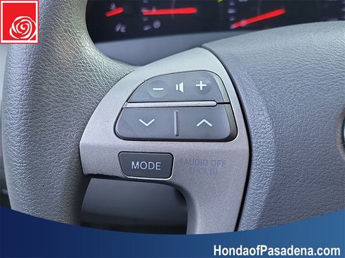 Used 2010 Toyota Camry image 11