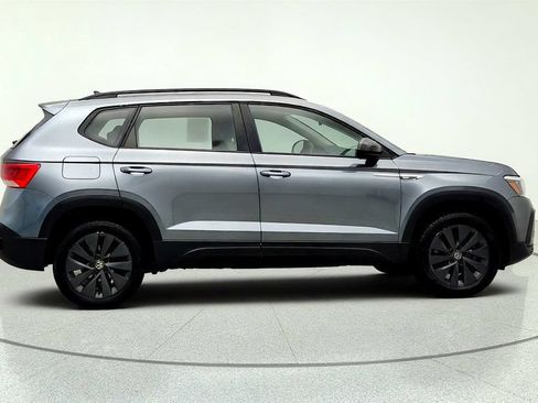 Used 2022 Volkswagen Taos S FWD image 4
