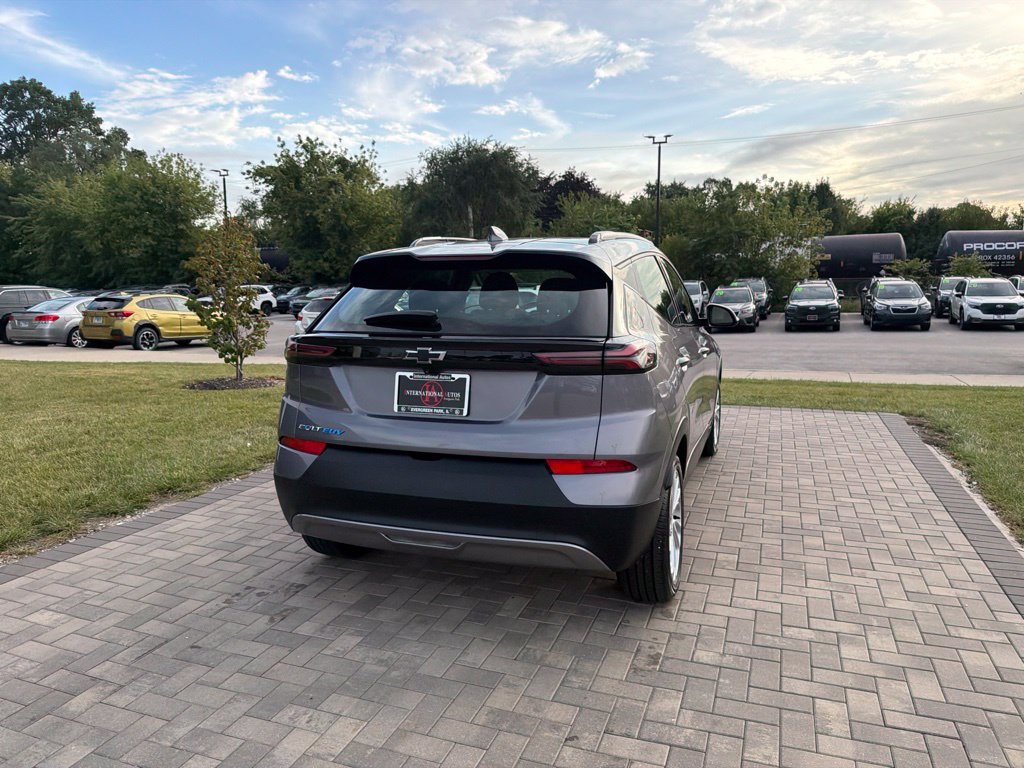 Used 2023 Chevrolet Bolt EUV LT w/ Driver Confidence Package FWD image 7