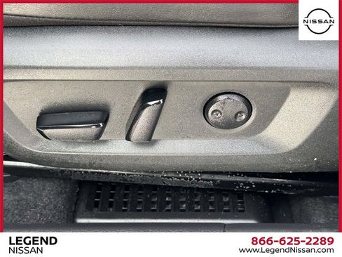 Used 2023 Nissan Rogue SV w/ SV Premium Package image 16