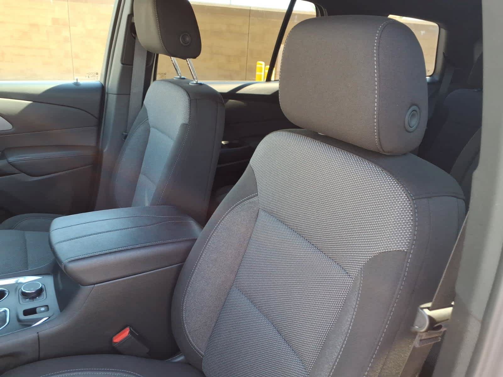 Used 2023 Chevrolet Traverse LT FWD image 31