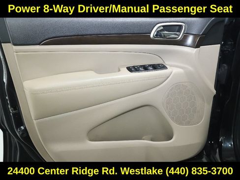 Used 2014 Jeep Grand Cherokee Laredo w/ 18" Wheel & 8.4" Radio Group AWD/4WD image 15