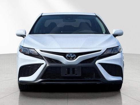 Used 2023 Toyota Camry SE FWD image 9