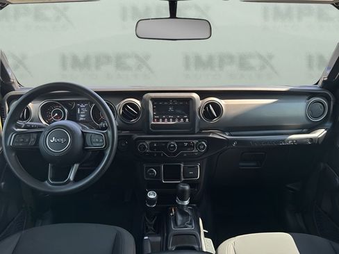 Used 2022 Jeep Wrangler Unlimited Sport AWD/4WD image 9