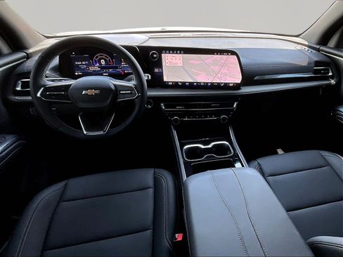 Used 2026 Chevrolet Traverse LT w/ LPO, Floor Liner Package FWD image 7