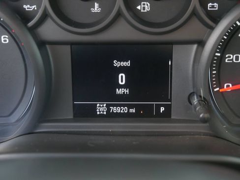 Used 2020 Chevrolet Silverado 1500 Custom w/ Trailering Package AWD/4WD image 32