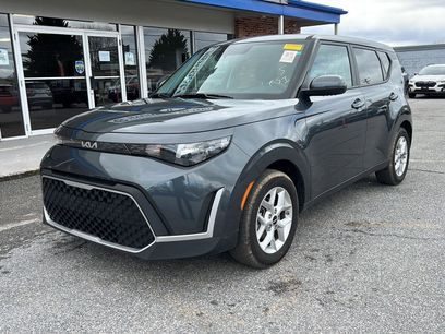 Used 2025 Kia Soul LX w/ LX Technology Package