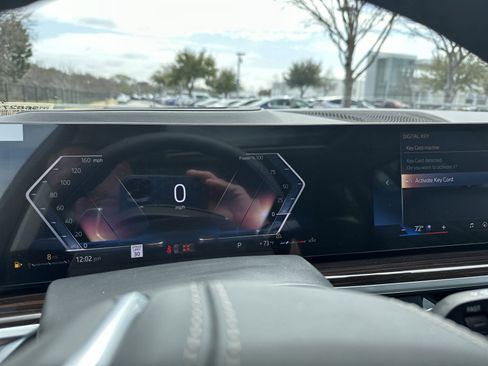 Certified 2025 BMW X7 xDrive40i w/ Premium Package image 23