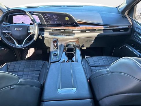 Certified 2022 Cadillac Escalade Sport Platinum AWD/4WD image 17