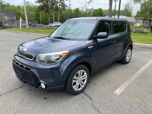 Used 2016 Kia Soul + FWD image 2