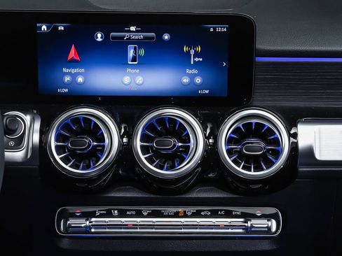 New 2026 Mercedes-Benz GLB 250 4MATIC image 16