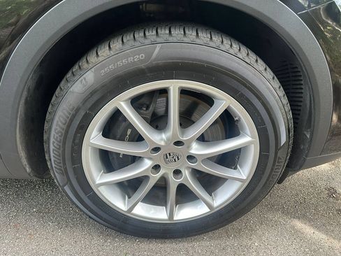 Used 2024 Porsche Cayenne AWD/4WD image 14