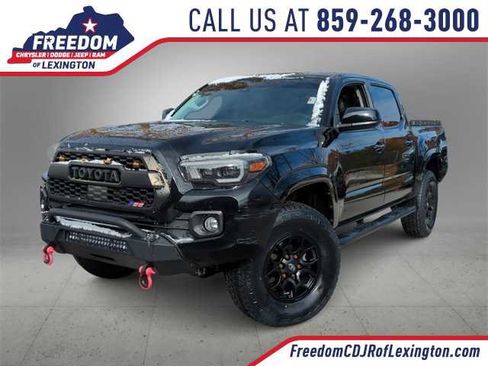 Used 2021 Toyota Tacoma SR image 1
