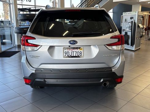 Certified 2022 Subaru Forester Limited image 3