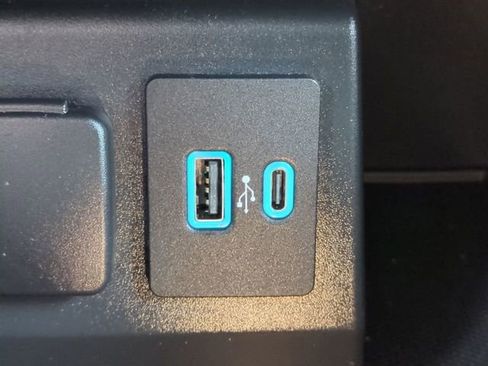 Used 2020 Ford Explorer 4WD w/ Class III Trailer Tow Package image 21