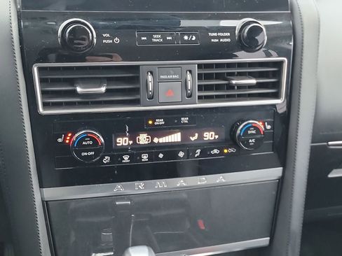 Used 2023 Nissan Armada SV image 18