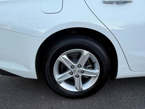 Used 2023 Chevrolet Malibu LS image 14