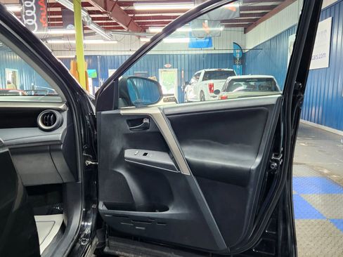 Used 2014 Toyota RAV4 LE image 10