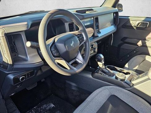 New 2025 Ford Bronco Base image 3