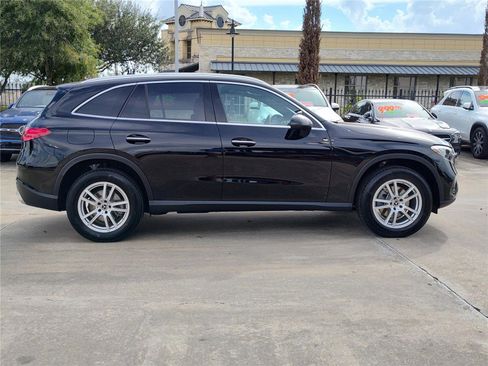 New 2025 Mercedes-Benz GLC 300 image 9