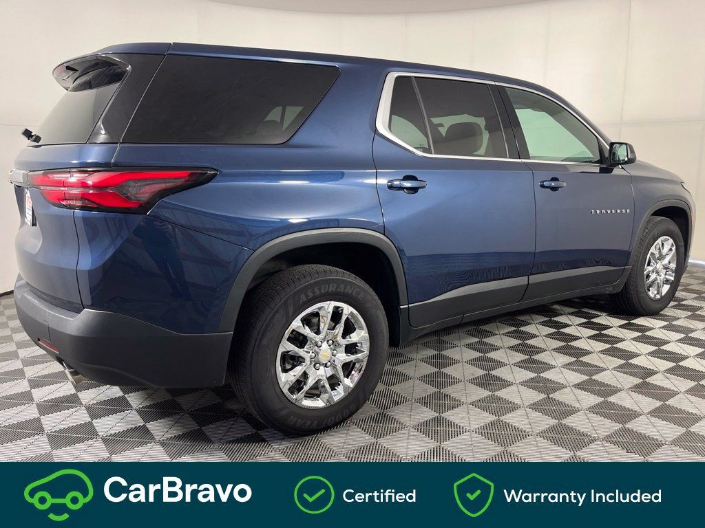 Used 2023 Chevrolet Traverse LS AWD/4WD image 3