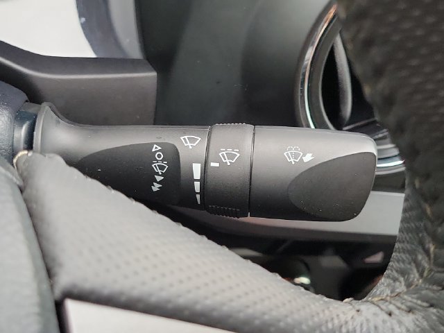 Used 2018 Toyota Tacoma TRD Sport AWD/4WD image 17