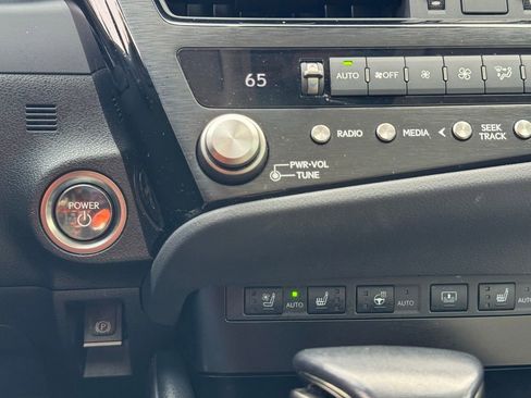 Certified 2023 Lexus ES 300h Ultra Luxury image 32