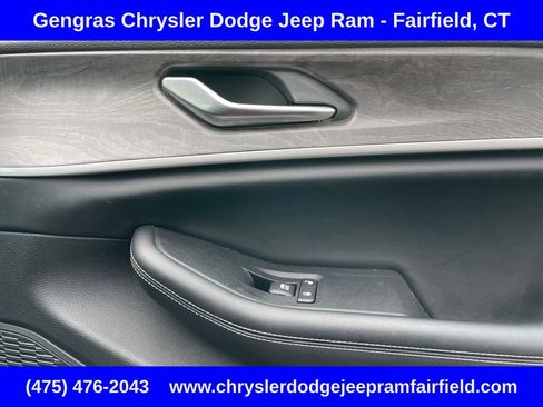 Certified 2023 Jeep Grand Cherokee Limited w/ Luxury Tech Group II AWD/4WD image 11