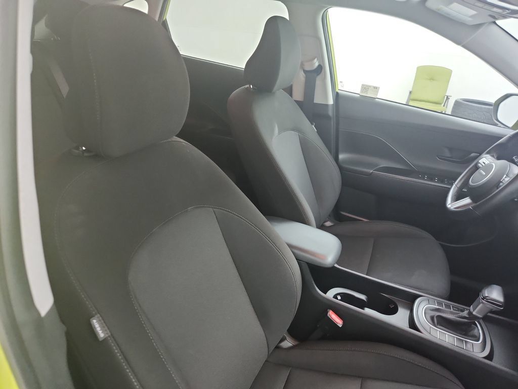 Used 2025 Hyundai Kona SEL AWD/4WD image 35
