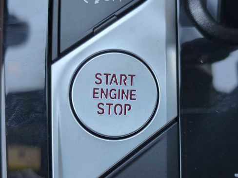 Used 2024 BMW X3 sDrive30i w/ Premium Package w/ZPA image 17