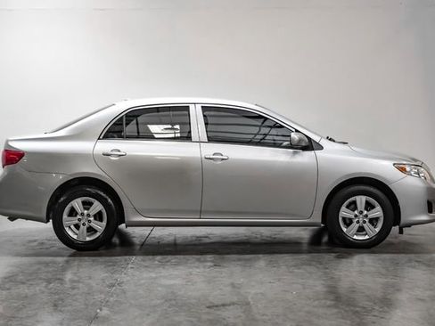 Used 2010 Toyota Corolla LE FWD image 10