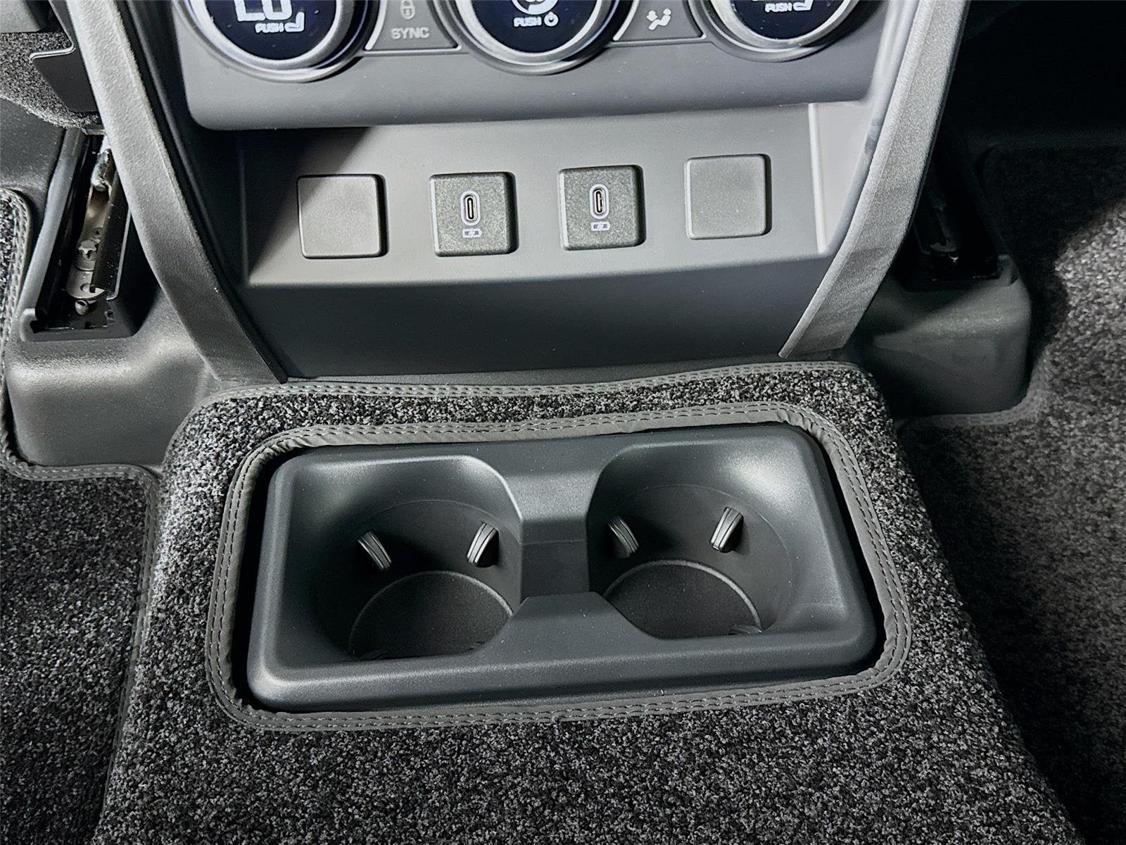 New 2026 Land Rover Defender 130 X-Dynamic SE AWD/4WD image 28