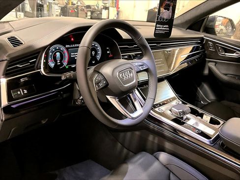 New 2026 Audi Q8 Prestige image 8